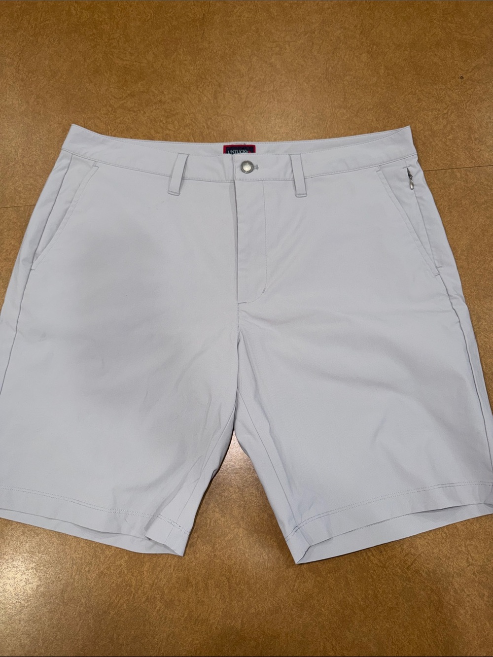 UNTUCKit Grey Men's Flat-Front Shorts • 100% Polyester • Like NEW